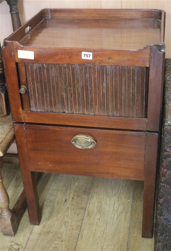 A mahogany commode, W.51cm